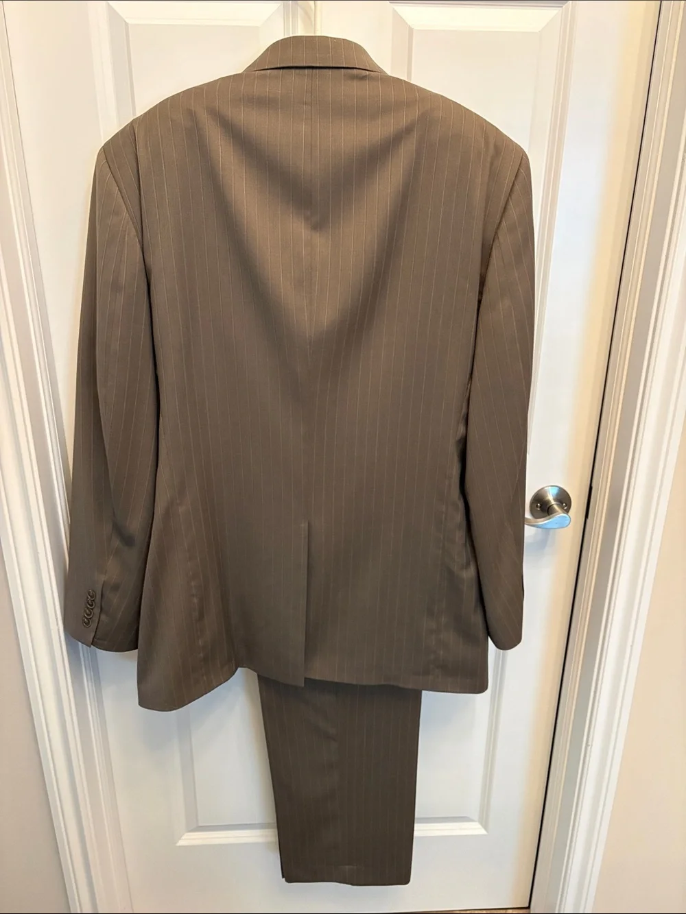 Stafford Super Brown Pinstripe Men's Two-Piece Suit 48L pants 38x32